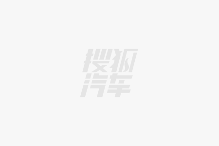 三缸确有四个排气铃木量产二冲车的旗舰型号：GT750